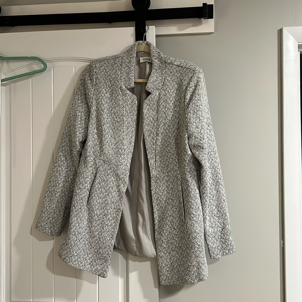 Aura herringbone Women’s winter jacket Size Large